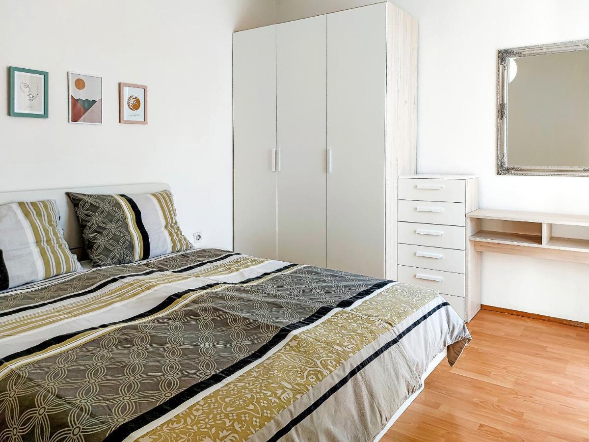Apartments Tena With Private Parking بولا المظهر الخارجي الصورة