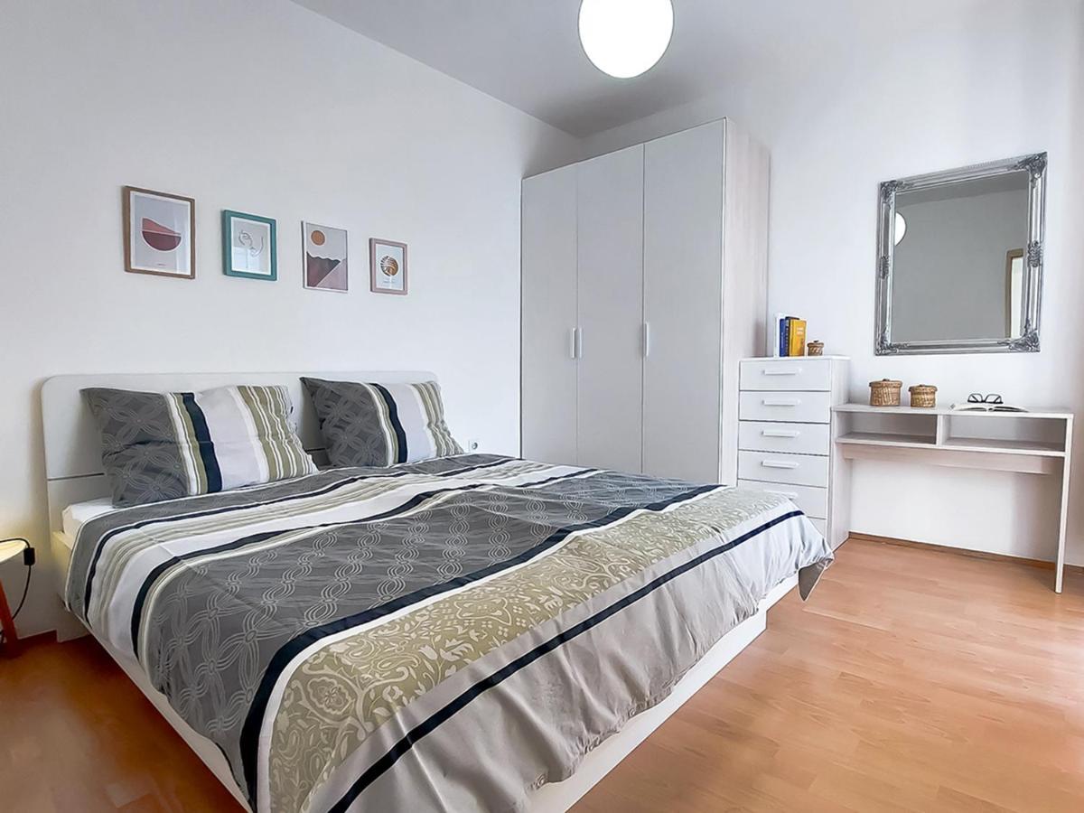 Apartments Tena With Private Parking بولا المظهر الخارجي الصورة