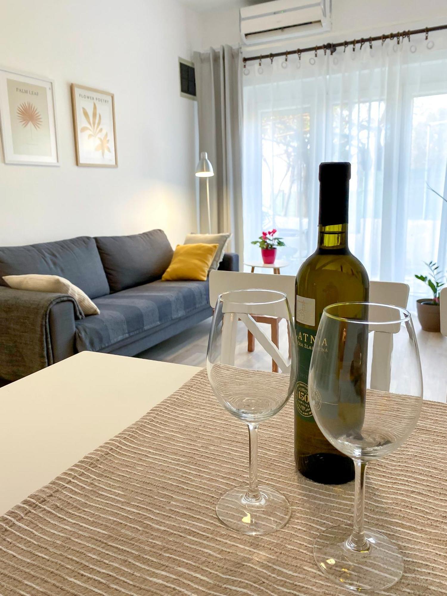 Apartments Tena With Private Parking بولا المظهر الخارجي الصورة