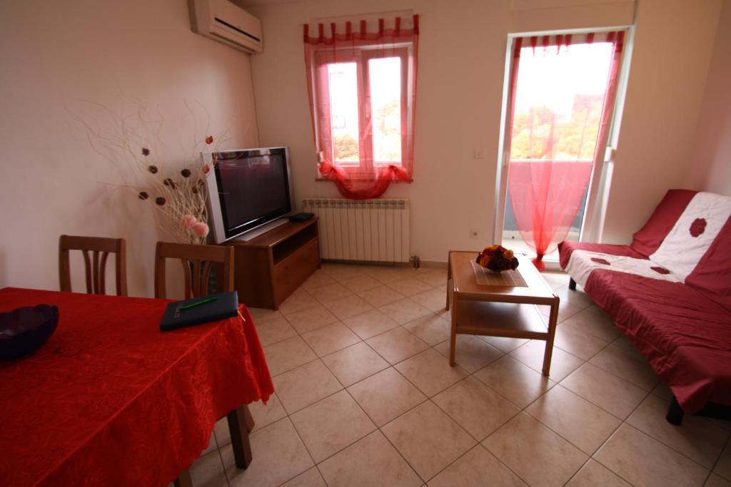 Apartments Tena With Private Parking بولا الغرفة الصورة
