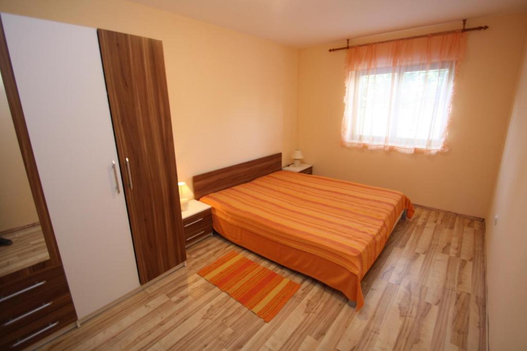 Apartments Tena With Private Parking بولا الغرفة الصورة