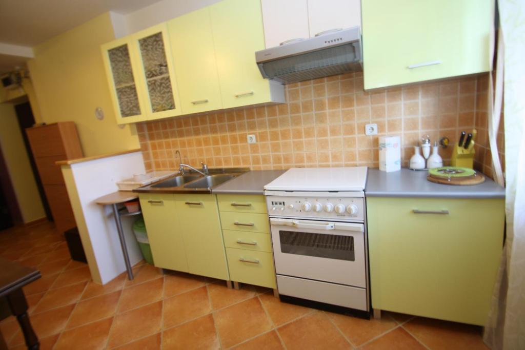 Apartments Tena With Private Parking بولا الغرفة الصورة