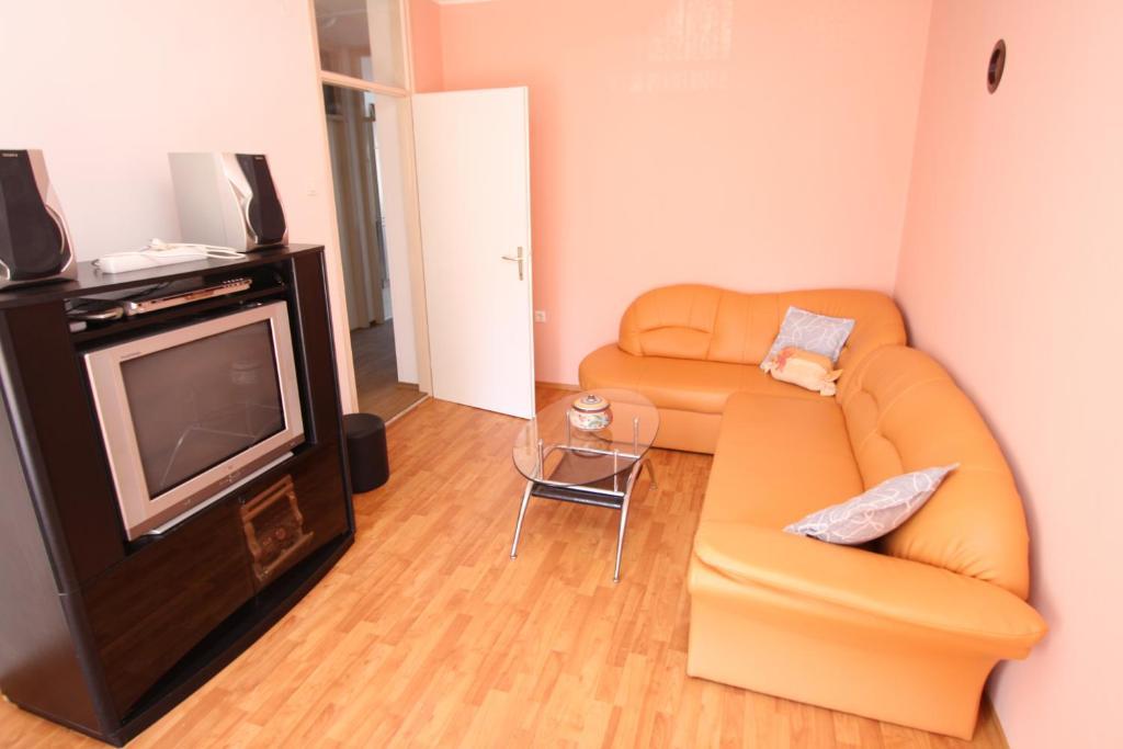 Apartments Tena With Private Parking بولا الغرفة الصورة