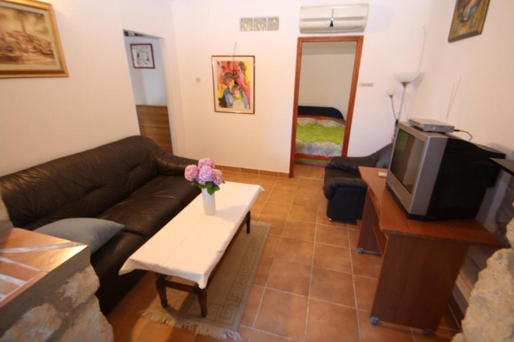 Apartments Tena With Private Parking بولا الغرفة الصورة