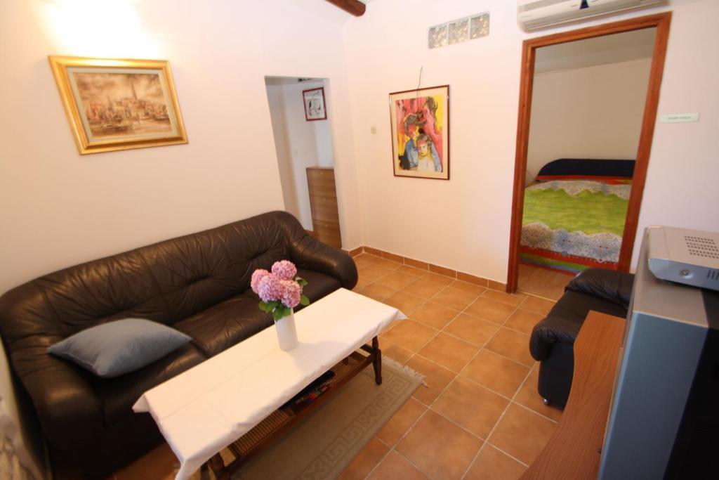 Apartments Tena With Private Parking بولا الغرفة الصورة